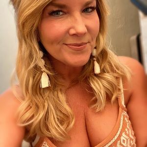 Meet your Posher, Shirley